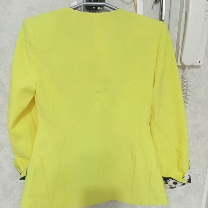 Кастюм продам пишите