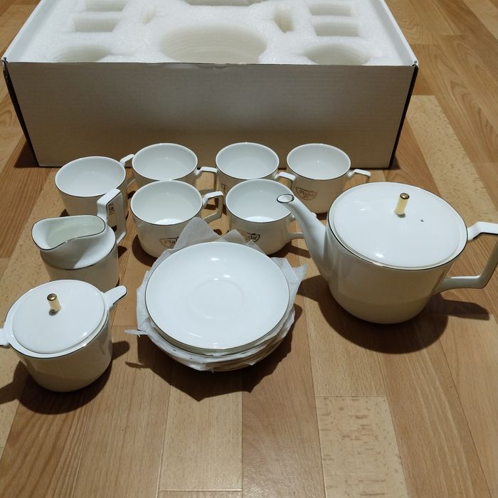 Чайный сервиз на 6 персон