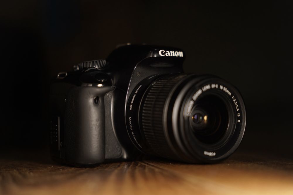 Canon 550D + 2 объектива (18–55 и 50mm f/1.8)