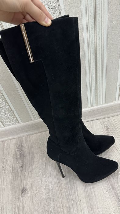 Продам  замшевые сапожки