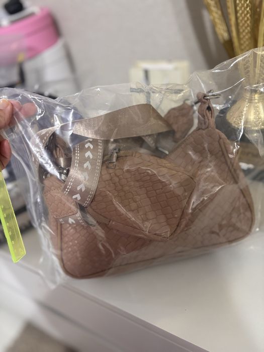 Продам абсолютно новые сумочки