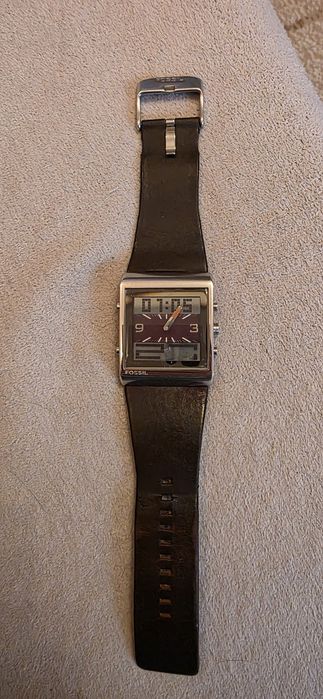 Часовник Fossil оригинал