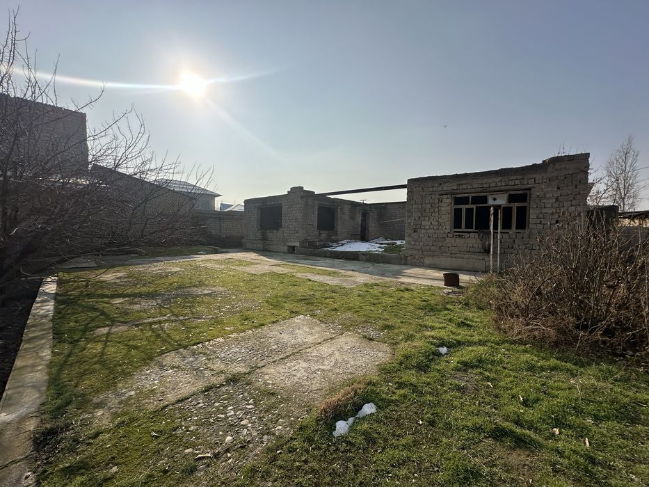 Jizzax shaharda 13 sotix uy sotiladi srochna narx keleshtiriladi