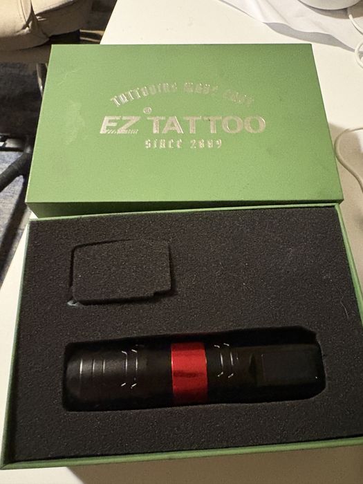 EZ P3 Pro Wireless Tattoo Machine de la EZ Tattoo. aparat tatuaje