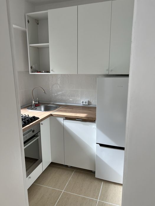 Inchiriez garsoniera strada racari (propietar)