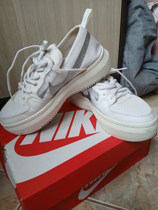 Vând nike air force 1