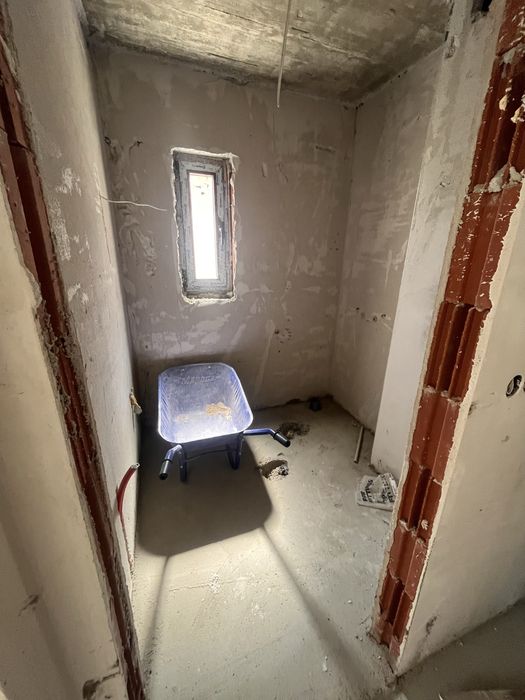 Продава се Двустаен апартамент в София, Младост 2 - 70 кв.м за 2143 €/кв.м - Снимка #4