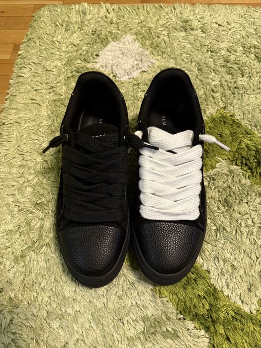 Numeris black shoes