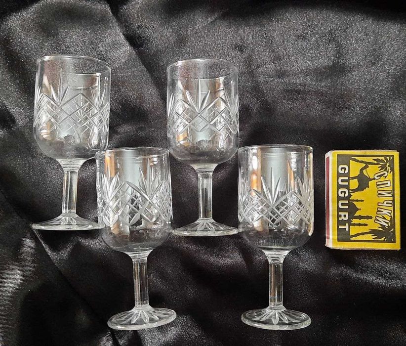 Продаются хрустальные рюмки