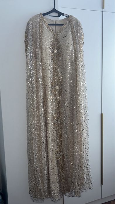 Вечернее платье с пайетками золотое