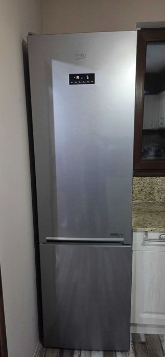 Хладилник BEKO 200см
