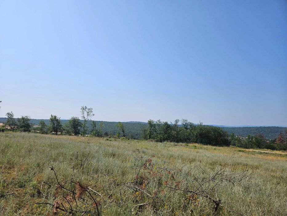 Парцел за жилищно строителство
