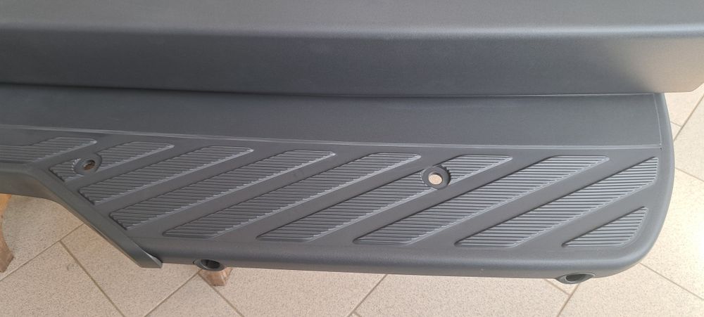 Bară Spate Sprinter model cu decupaj Cârlig Cu Sau Fără Senzori Parcar