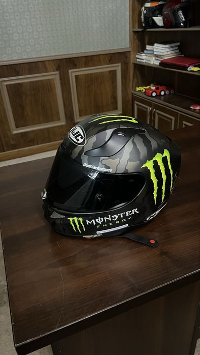 Мотошлем фирмы HJC rpha 11