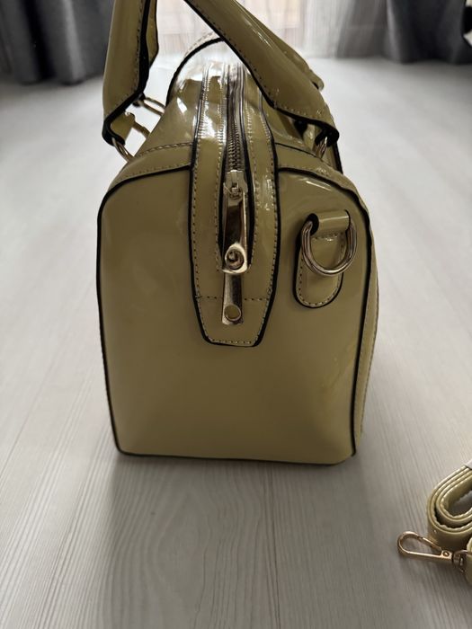 Geanta galbena eleganta