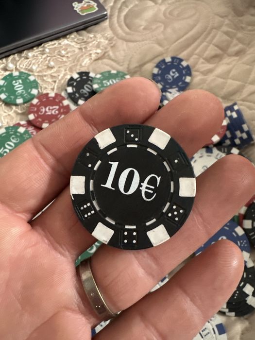 Фишкалар сатылады достарынмен ойнауга