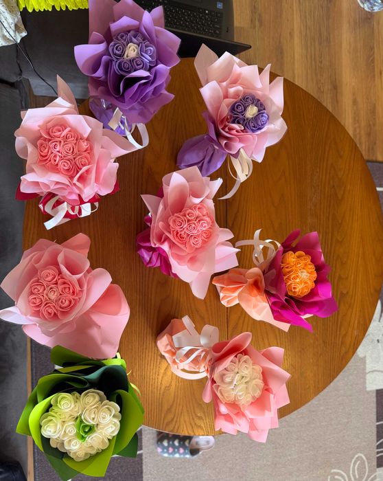Вечни букети -рози от фоам и сатен