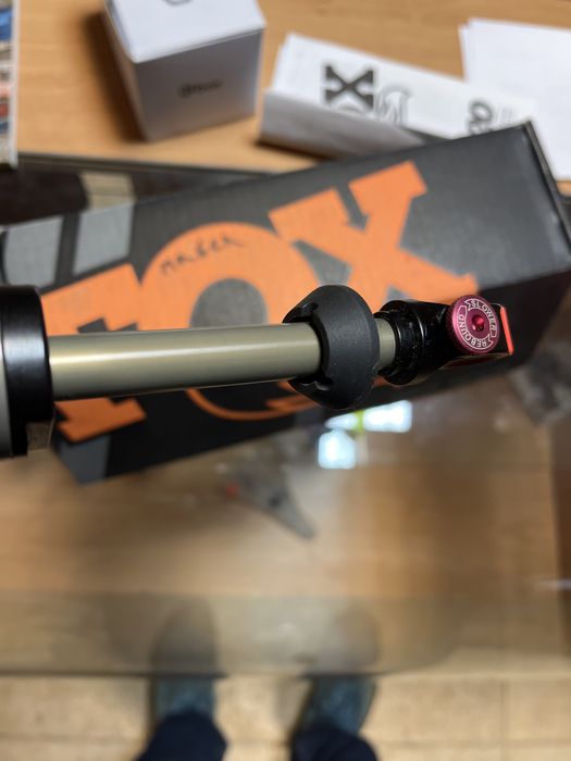 Заден шок FOX VAN RC 240x76 нов