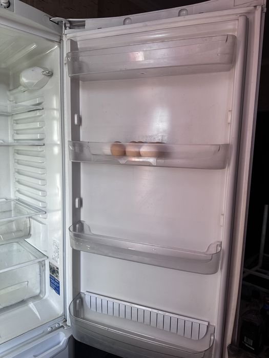 Холодильник Indesit