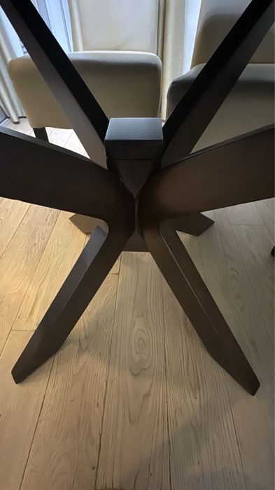 Стол с стульями