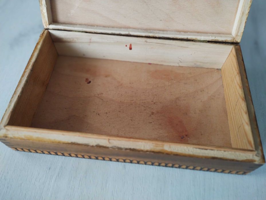 Дървена кутия стара