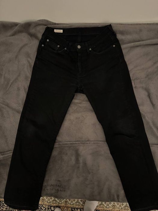 Джинсы Levi's прямого кроя. Оригинал.