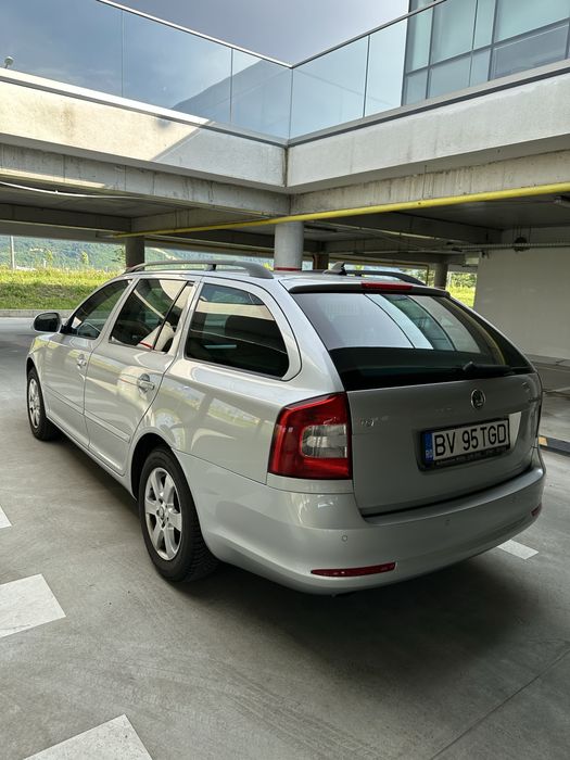 SKODA Octavia 2012 — imagine 4
