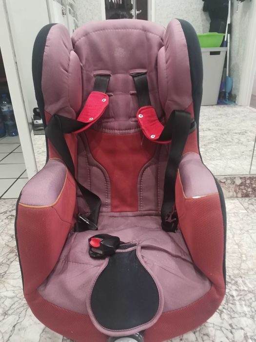 Столче за кола + подарък допълнителна подложка за бебе