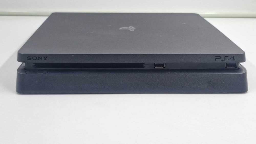 Consola PS4 Slim [Amanet Club Caro]