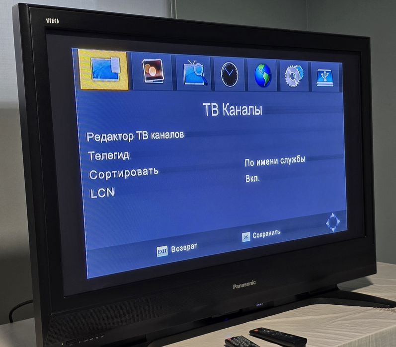 Телевизор Panasonic 106см. оригинал
