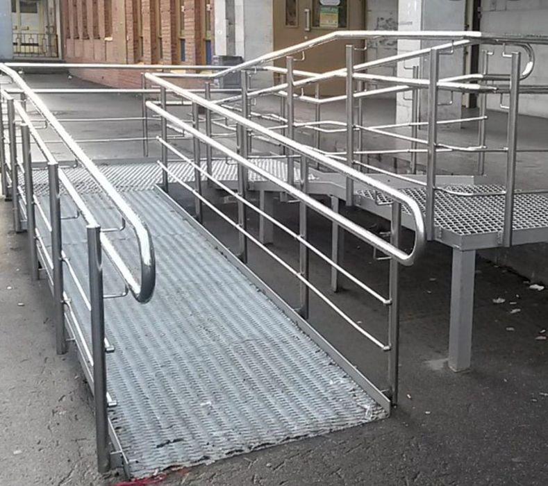 Таблички на языке брайля