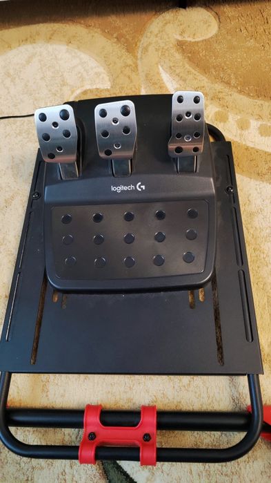 Продам игрвой руль Logitech G29