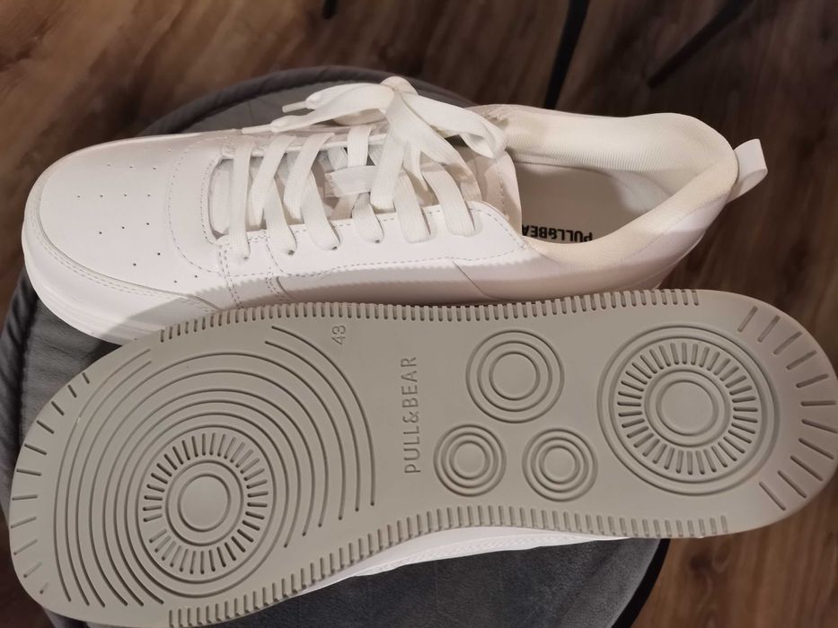 43 номер бели снийкърси