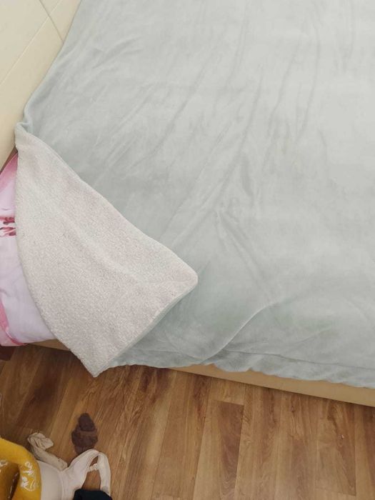 Продаю теплый плед для дачи и походов