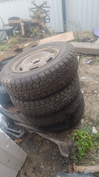 Продам комплект зимних шин с дисками
