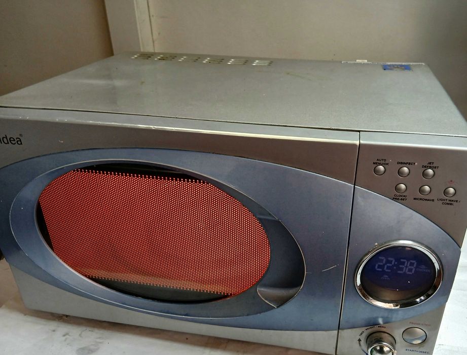 Микровълнова MIDEA с грил