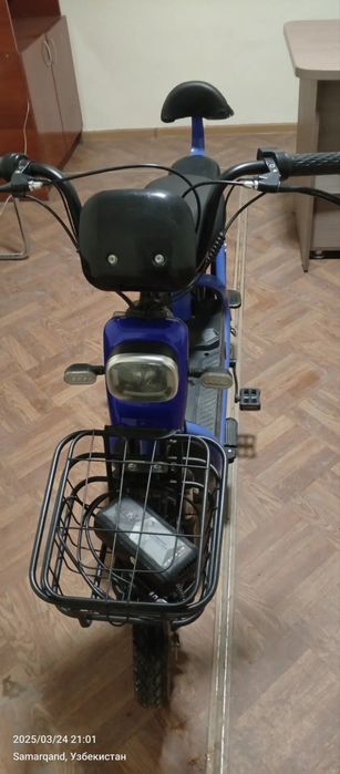 Скутер сотилади состояние зу́р сотилади 4тали аккумуляторли