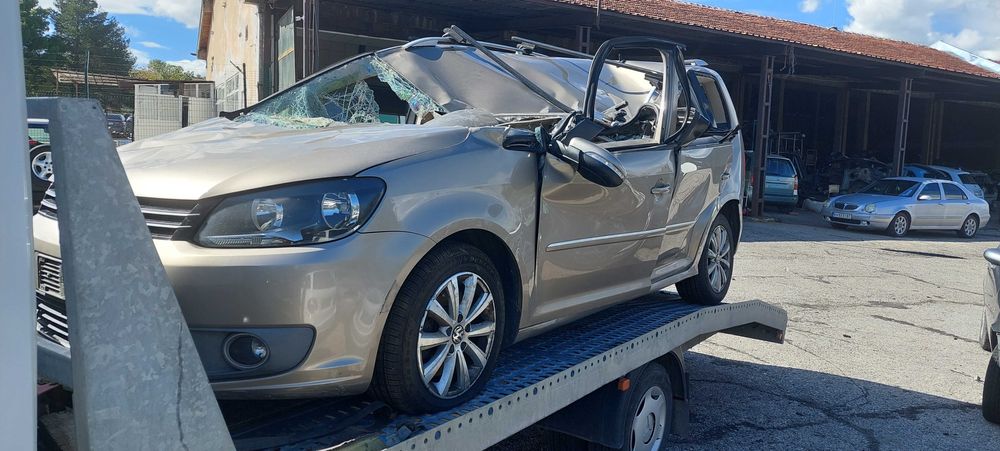 VW Touran 2.0 TDI Фолксваген Туаран на части!!
Юли 2011