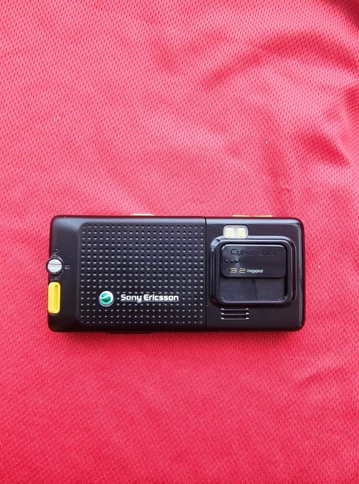 Sony Ericsson c702 Cybershot ( unlocked)