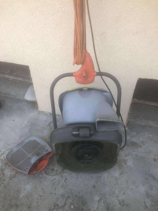 Електрическа косачка Flymo