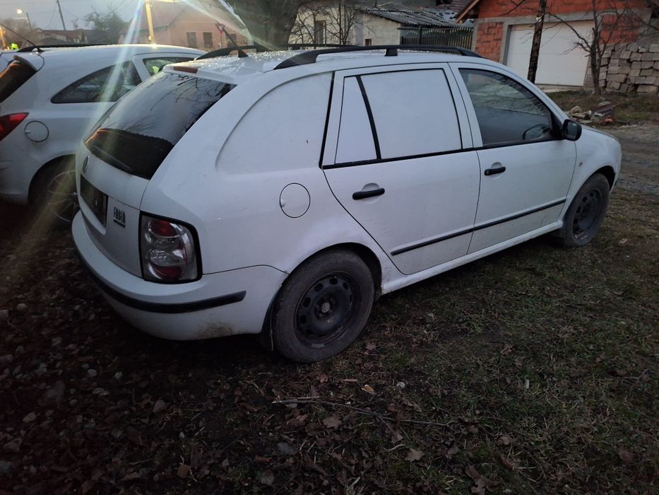 Dezmembrez skoda fabia 1