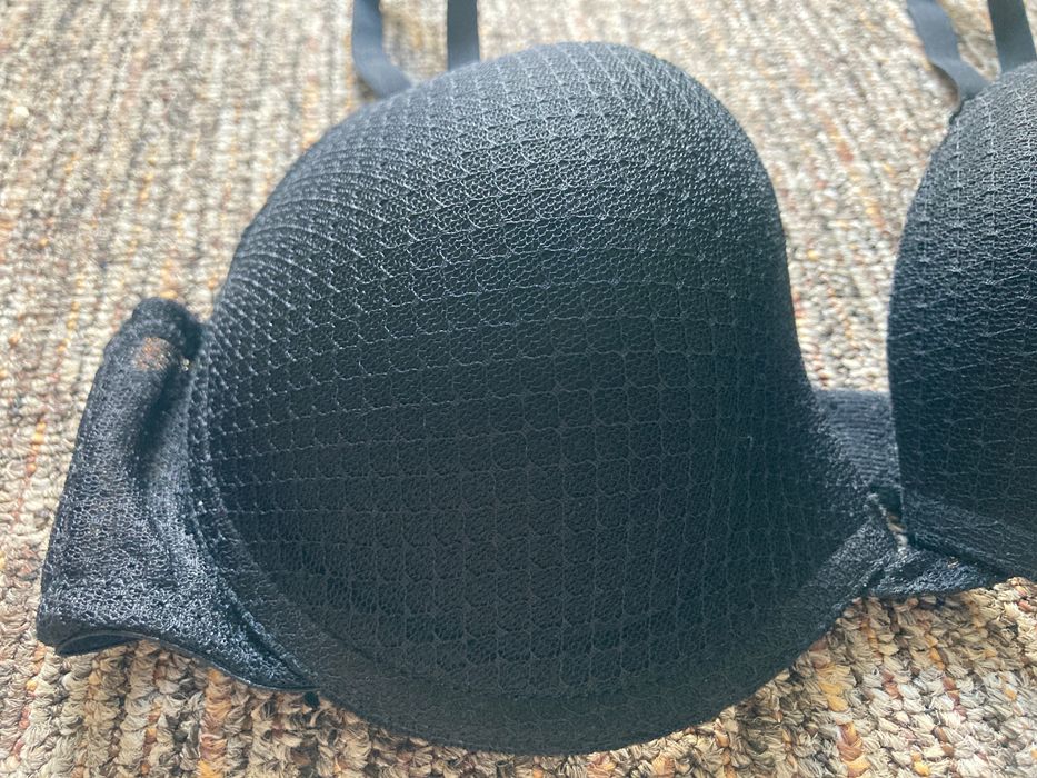 Sutien Reserved cu burete push-up și cu armătură, marimea 75B