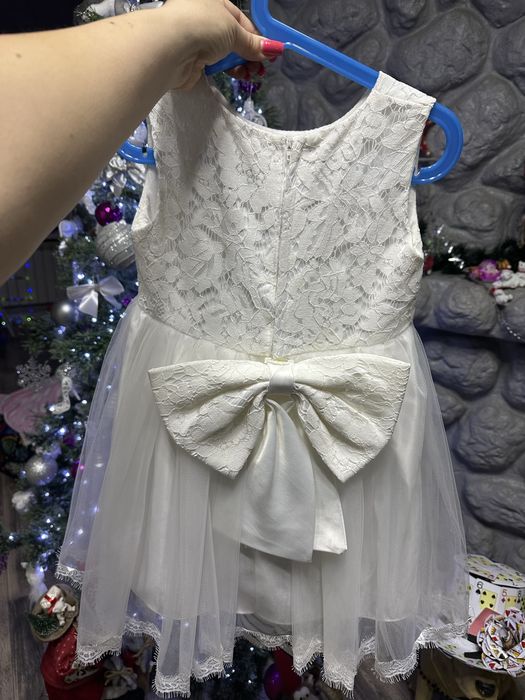 Нарядное платье с рышной юбкой