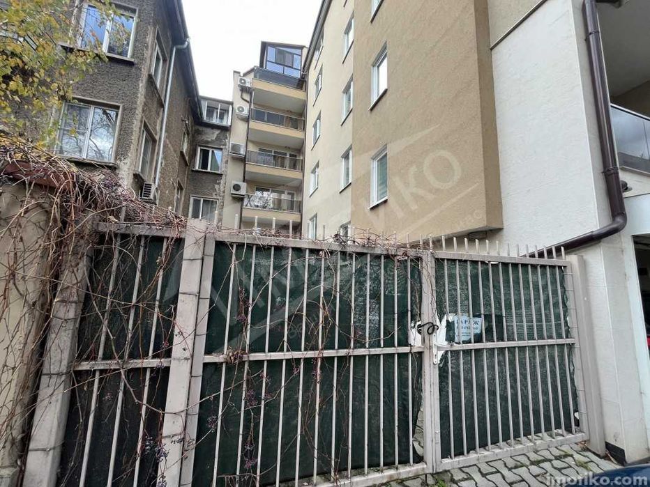 Продава се Гараж / Паркомясто в София, Център - 21 кв.м за 3762 €/кв.м - Снимка #1