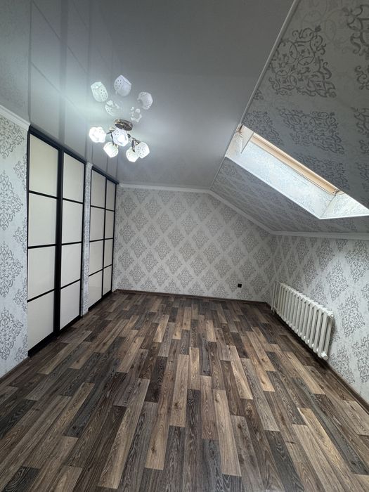 Продам 4 комнатную квартиру