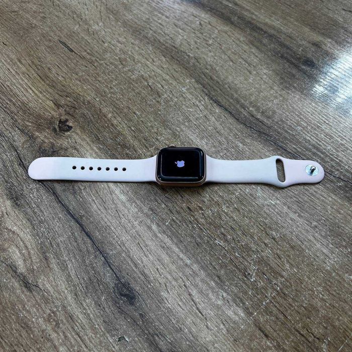 Смарт-часы Apple Watch SE 40mm / sk151655