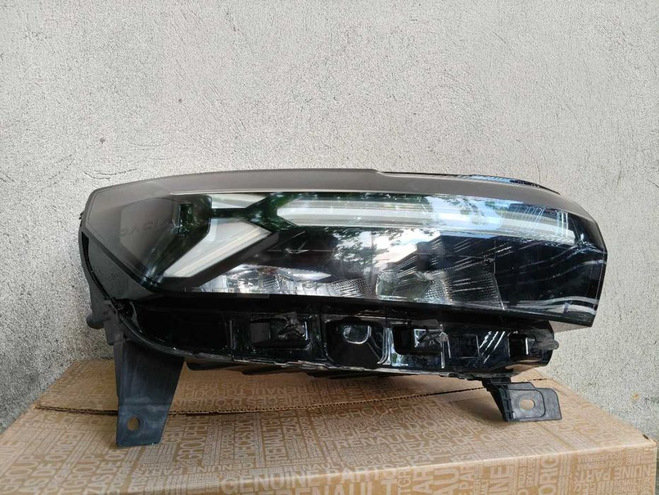 Far dreapta Dacia Duster 3 2024 2025 2026 original impecabil