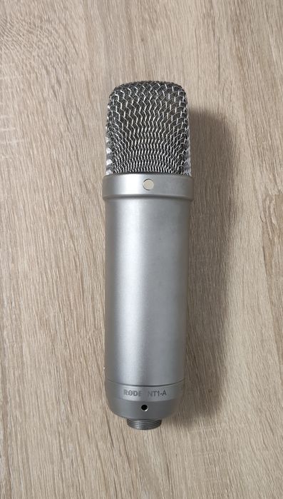 Kit Studio  Microfon Rode NT1 A - Interfata Focusrite Scarlett 2i2 Gen 2