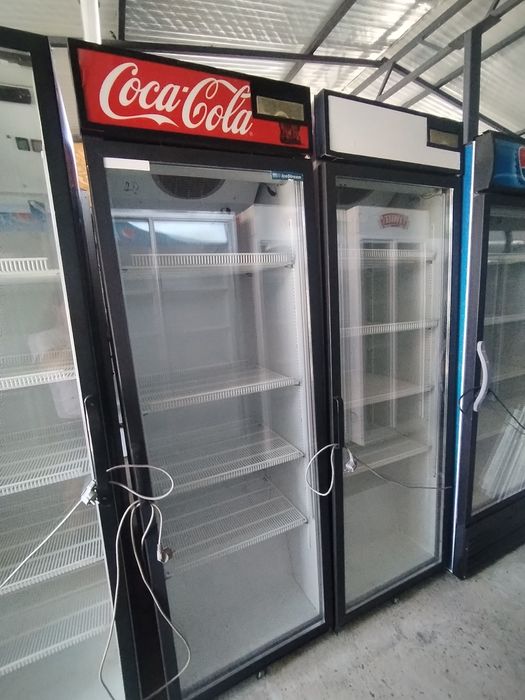 Vitrinele frigorifice verticale duble /frigidere duble