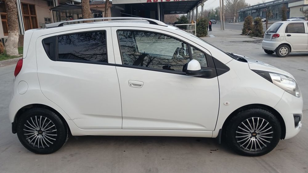 Spark 1.25 sotiladi. 2021-yil. Avtomat.